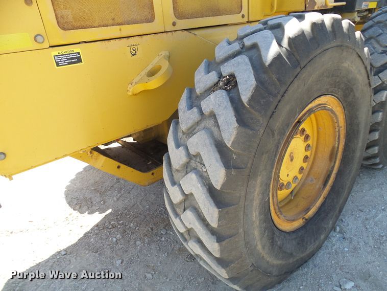 image for item DL0995 2008 John Deere 770D  motor grader