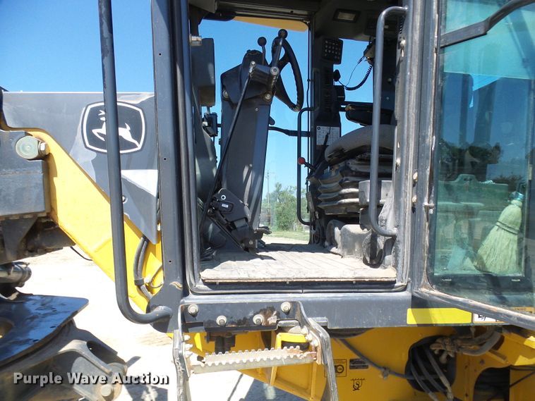 image for item DL0995 2008 John Deere 770D  motor grader