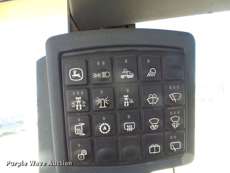 image for item DL0995 2008 John Deere 770D  motor grader