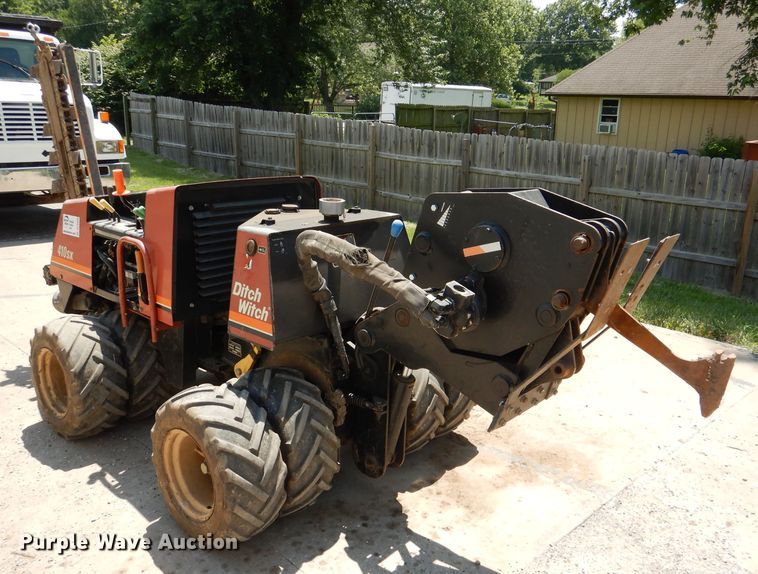 image for item DL3320 2005 Ditch Witch 410SX  trencher