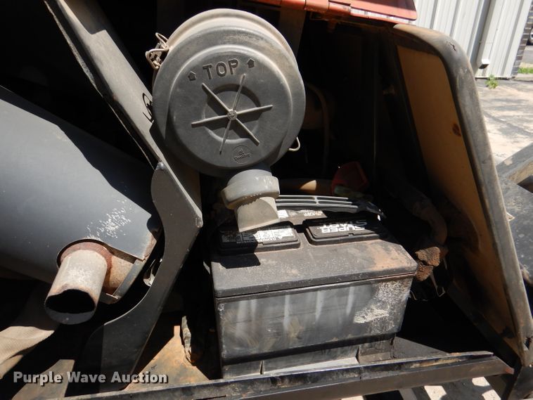 image for item DL3320 2005 Ditch Witch 410SX  trencher