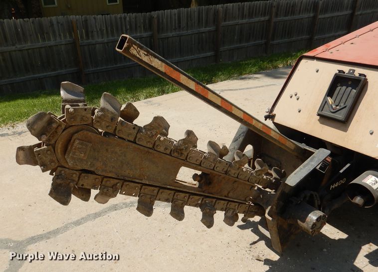 image for item DL3320 2005 Ditch Witch 410SX  trencher
