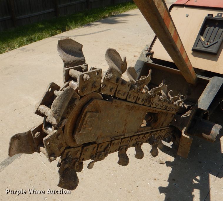 image for item DL3320 2005 Ditch Witch 410SX  trencher