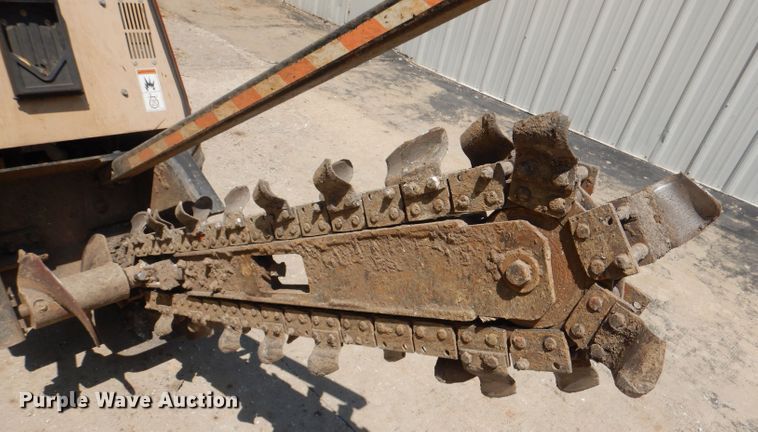 image for item DL3320 2005 Ditch Witch 410SX  trencher