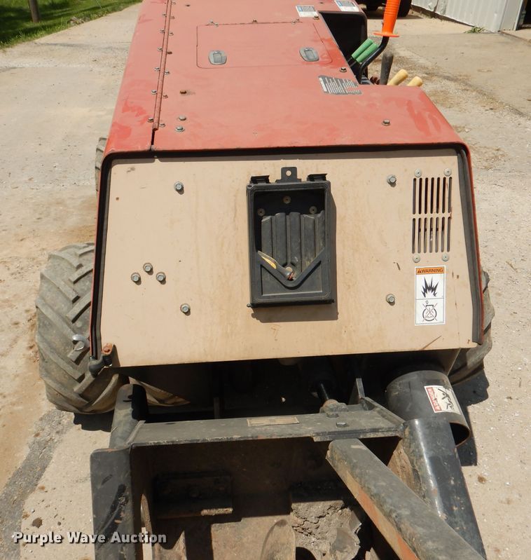 image for item DL3320 2005 Ditch Witch 410SX  trencher
