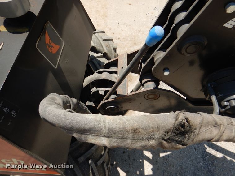 image for item DL3320 2005 Ditch Witch 410SX  trencher
