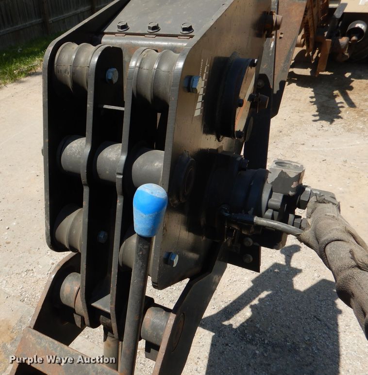 image for item DL3320 2005 Ditch Witch 410SX  trencher
