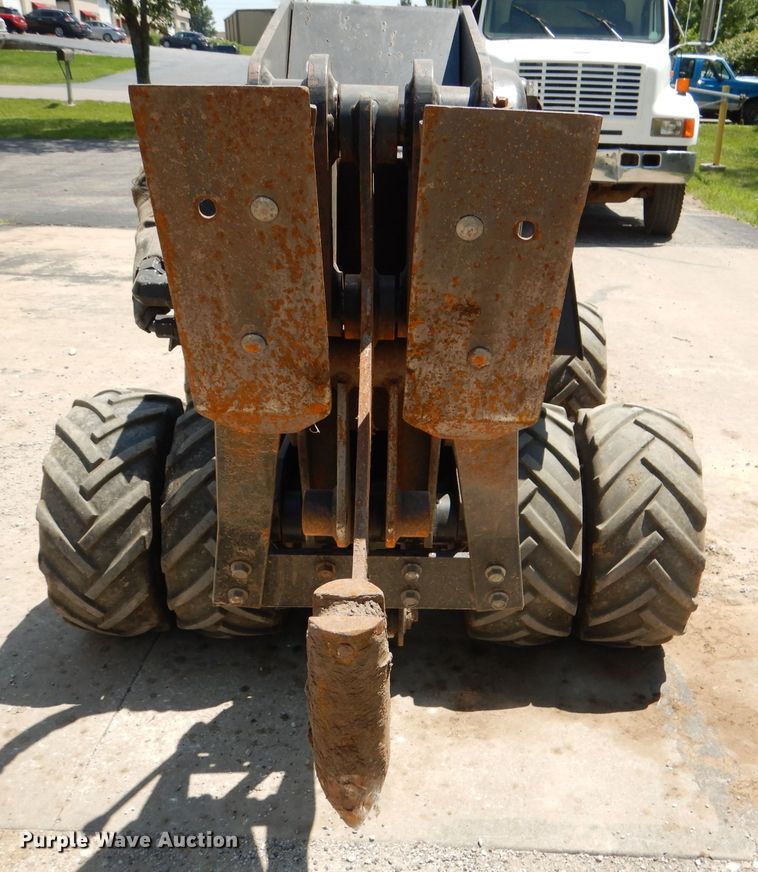 image for item DL3320 2005 Ditch Witch 410SX  trencher