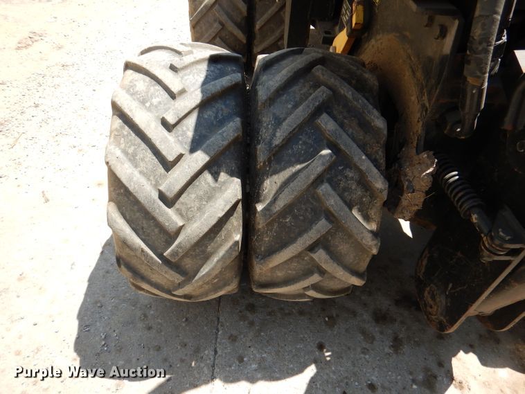 image for item DL3320 2005 Ditch Witch 410SX  trencher