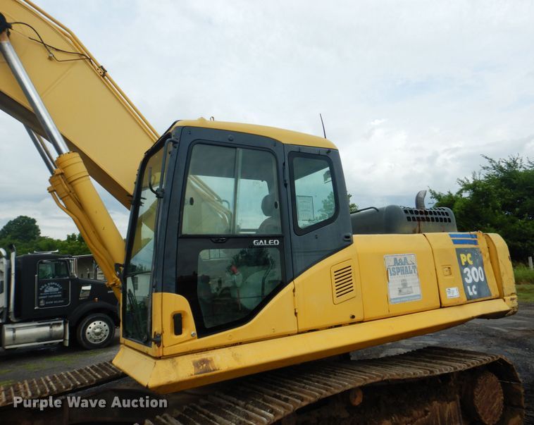 image for item DL4986 2004 Komatsu PC300LC-7L  excavator