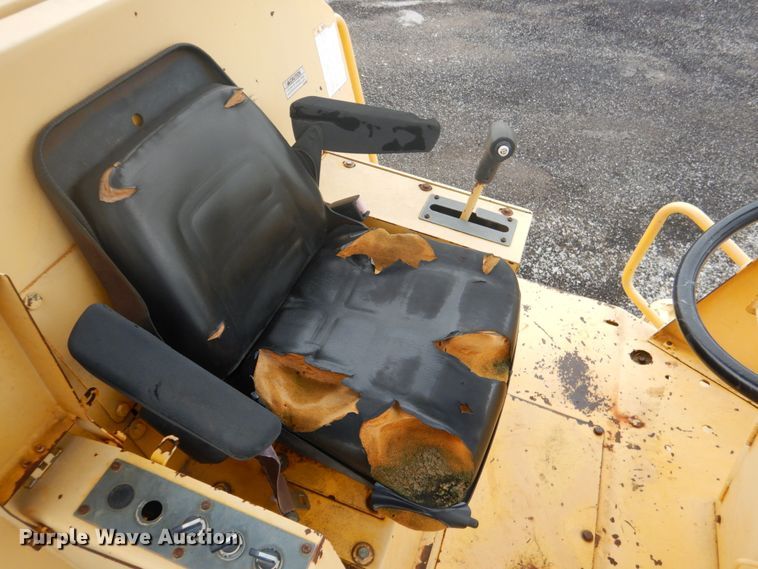 image for item DL4987 2008 Sakai America Inc SV505D  single drum vibratory roller