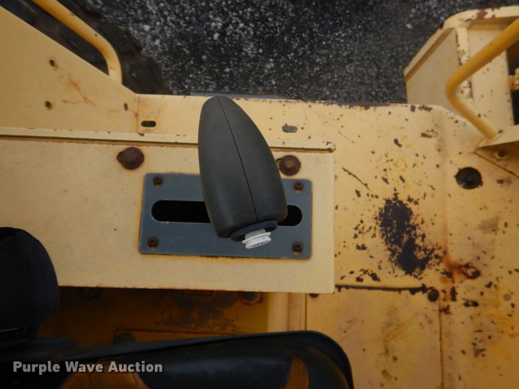 image for item DL4987 2008 Sakai America Inc SV505D  single drum vibratory roller