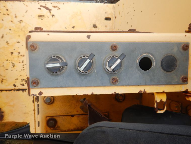 image for item DL4987 2008 Sakai America Inc SV505D  single drum vibratory roller