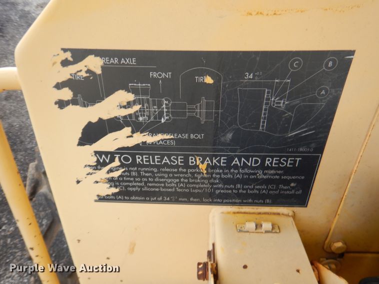 image for item DL4987 2008 Sakai America Inc SV505D  single drum vibratory roller