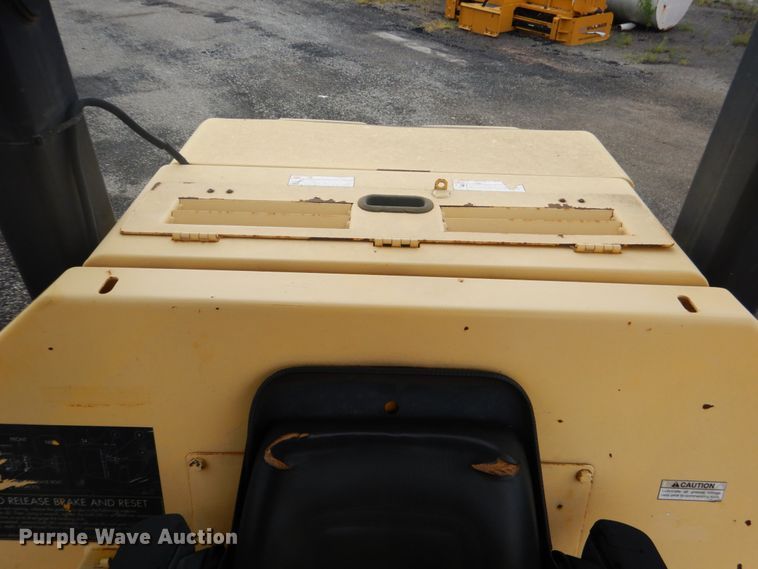 image for item DL4987 2008 Sakai America Inc SV505D  single drum vibratory roller