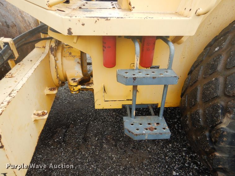 image for item DL4987 2008 Sakai America Inc SV505D  single drum vibratory roller