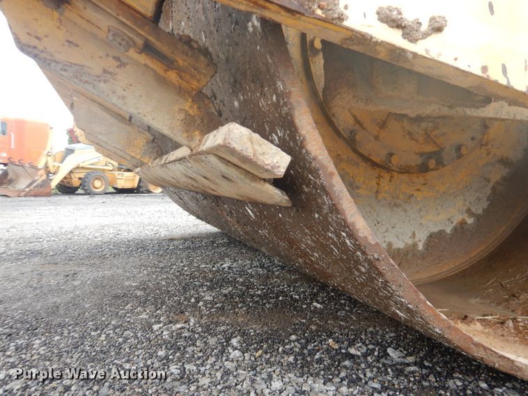 image for item DL4987 2008 Sakai America Inc SV505D  single drum vibratory roller