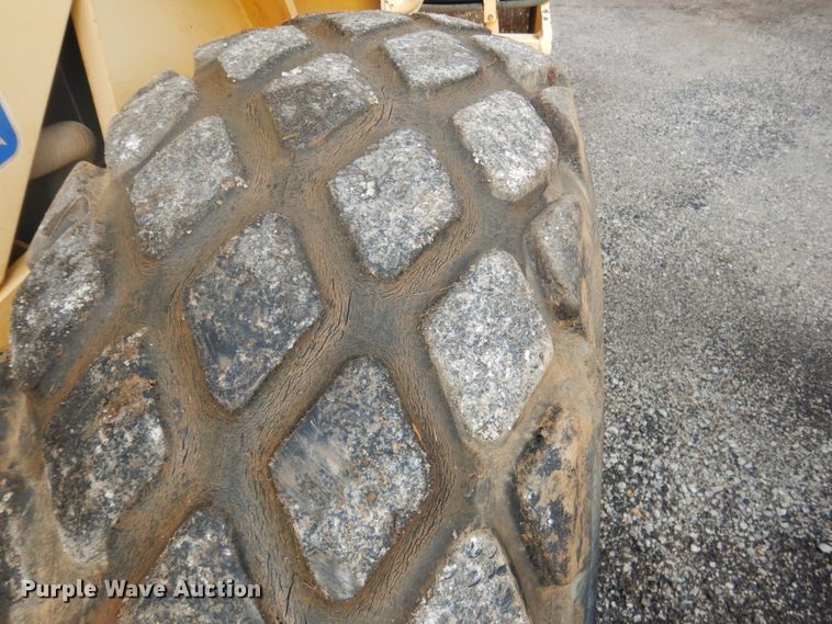 image for item DL4987 2008 Sakai America Inc SV505D  single drum vibratory roller