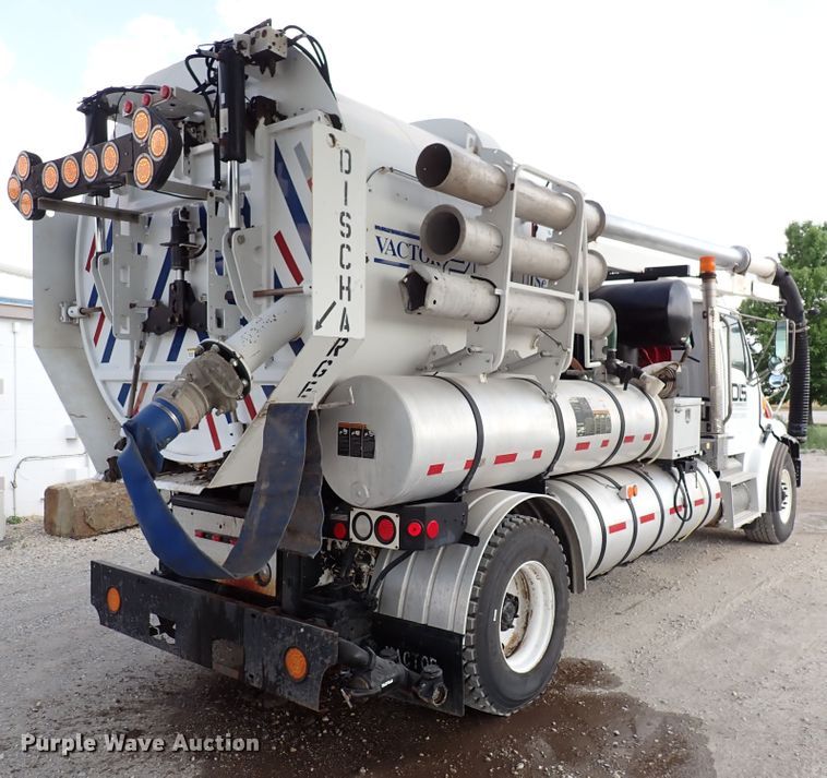 image for item DL7597 2009 Sterling L7500  vacuum truck