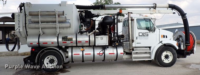 image for item DL7597 2009 Sterling L7500  vacuum truck