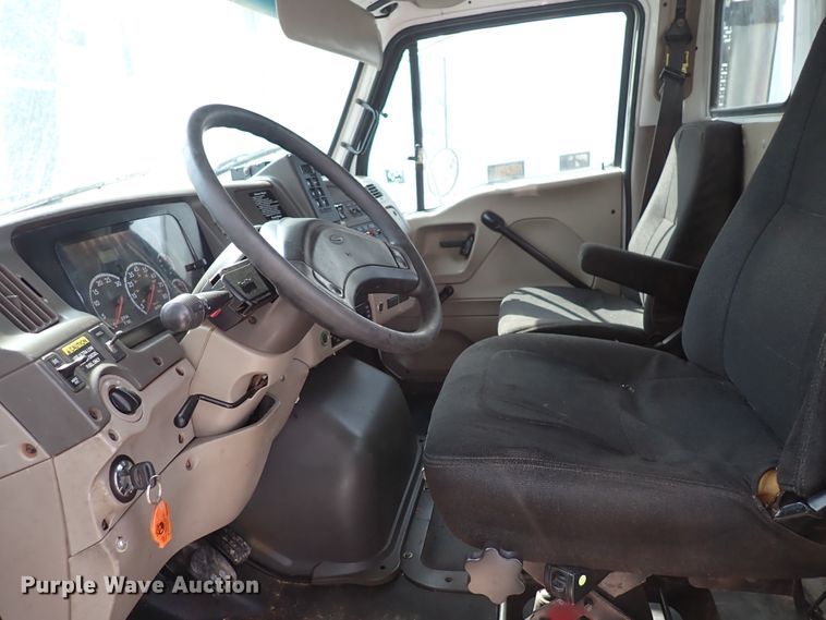 image for item DL7597 2009 Sterling L7500  vacuum truck