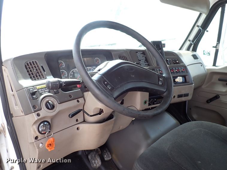 image for item DL7597 2009 Sterling L7500  vacuum truck