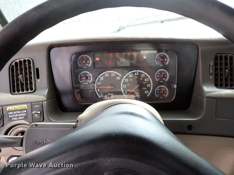 image for item DL7597 2009 Sterling L7500  vacuum truck