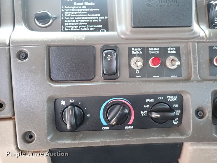 image for item DL7597 2009 Sterling L7500  vacuum truck