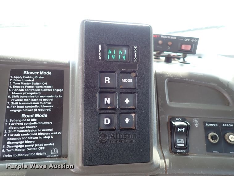 image for item DL7597 2009 Sterling L7500  vacuum truck