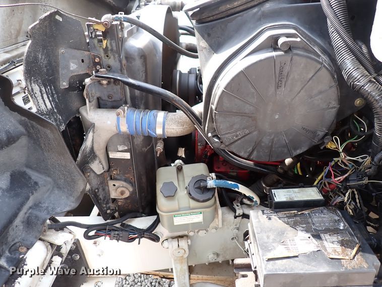 image for item DL7597 2009 Sterling L7500  vacuum truck