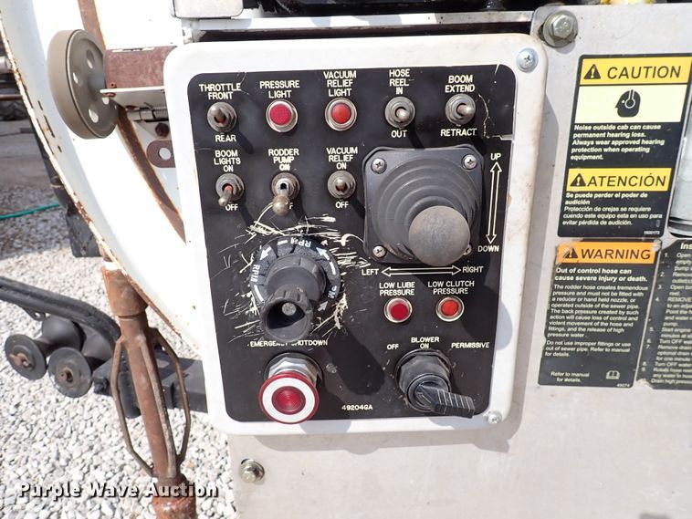 image for item DL7597 2009 Sterling L7500  vacuum truck