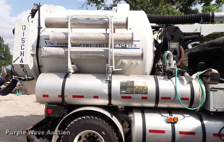 image for item DL7597 2009 Sterling L7500  vacuum truck