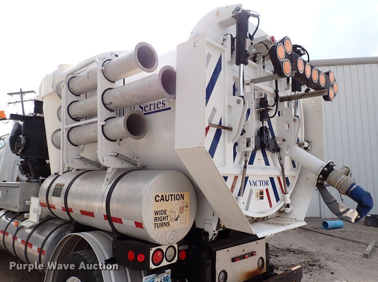 image for item DL7597 2009 Sterling L7500  vacuum truck