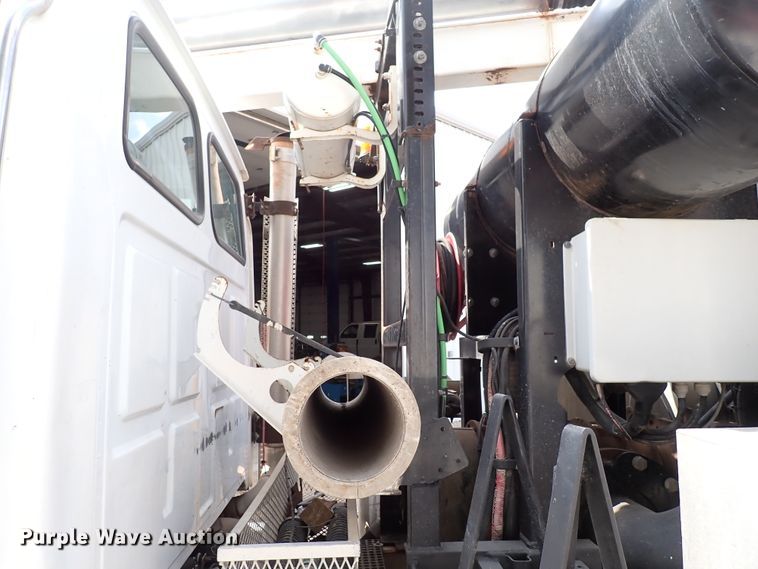 image for item DL7597 2009 Sterling L7500  vacuum truck