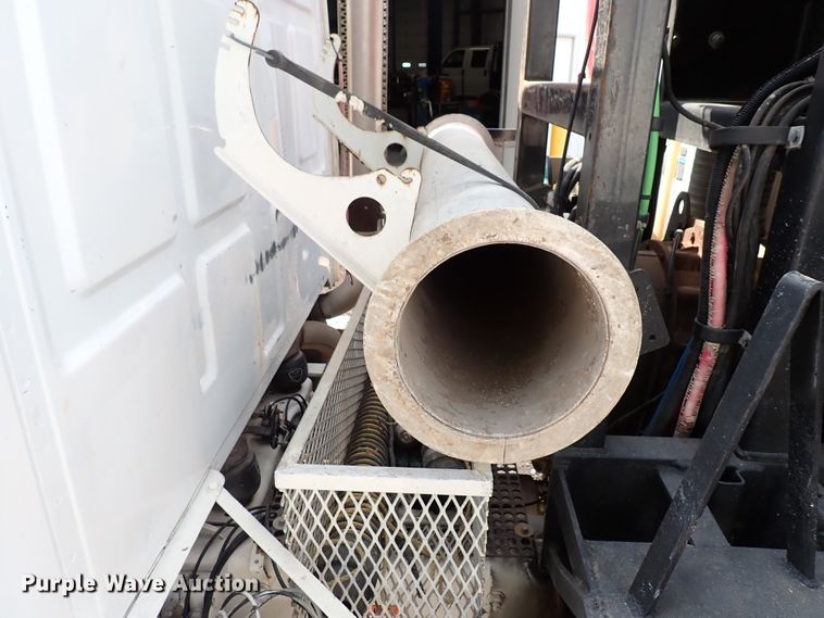 image for item DL7597 2009 Sterling L7500  vacuum truck