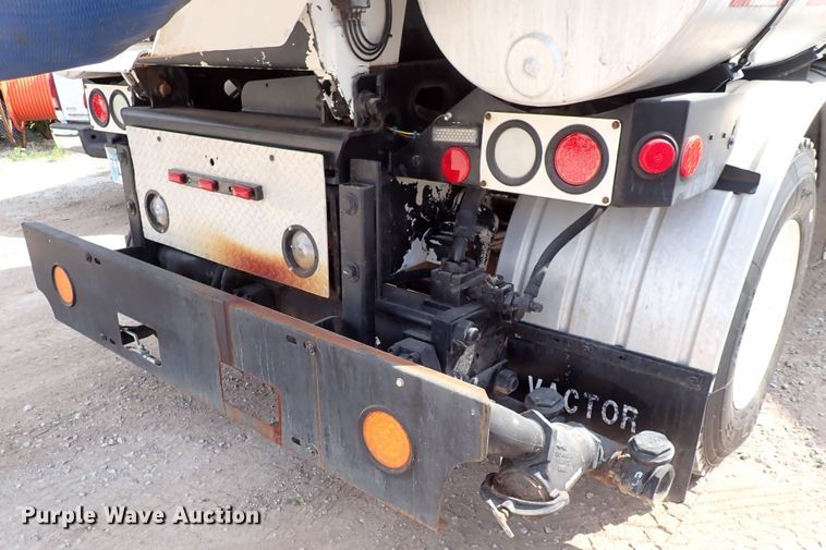 image for item DL7597 2009 Sterling L7500  vacuum truck