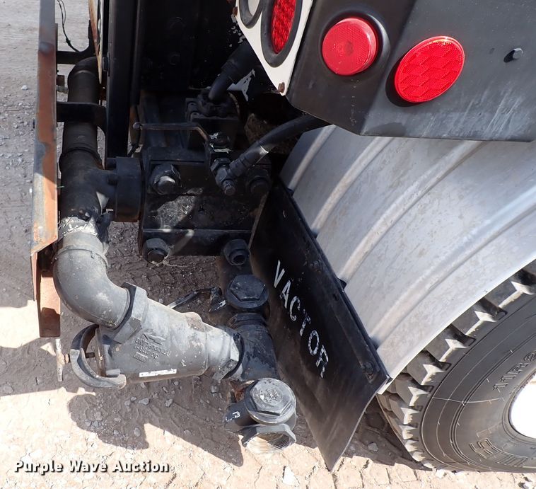 image for item DL7597 2009 Sterling L7500  vacuum truck