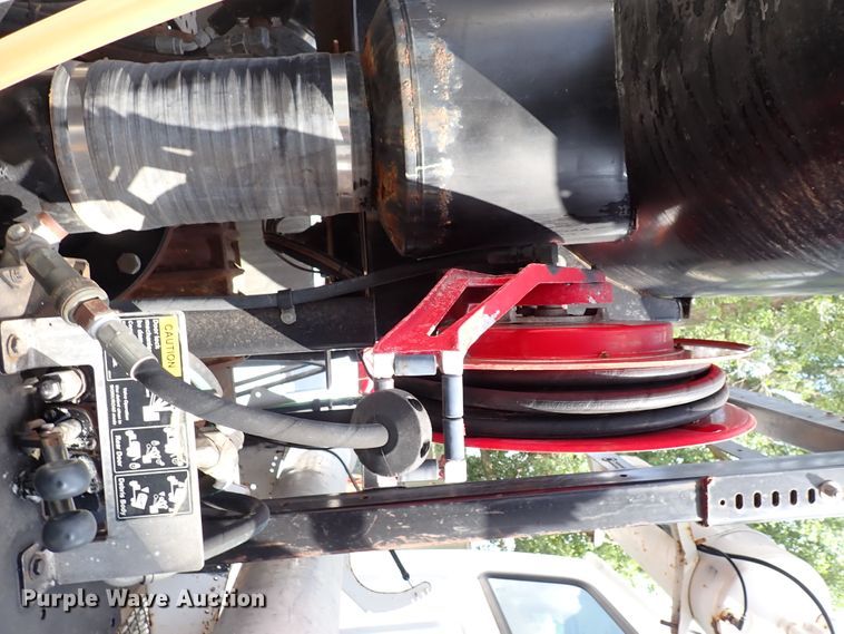 image for item DL7597 2009 Sterling L7500  vacuum truck