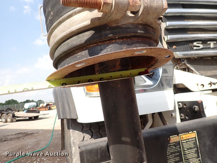 image for item DL7597 2009 Sterling L7500  vacuum truck