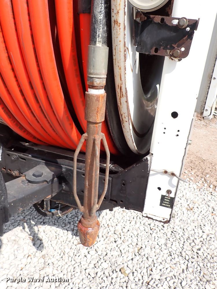 image for item DL7597 2009 Sterling L7500  vacuum truck