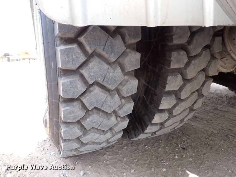 image for item DL7597 2009 Sterling L7500  vacuum truck