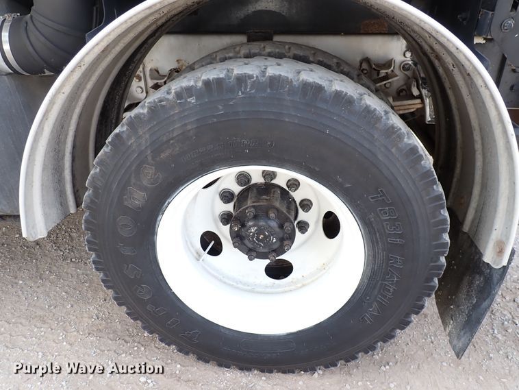 image for item DL7597 2009 Sterling L7500  vacuum truck