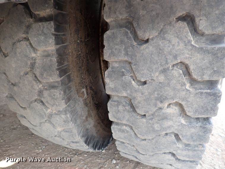 image for item DL7597 2009 Sterling L7500  vacuum truck