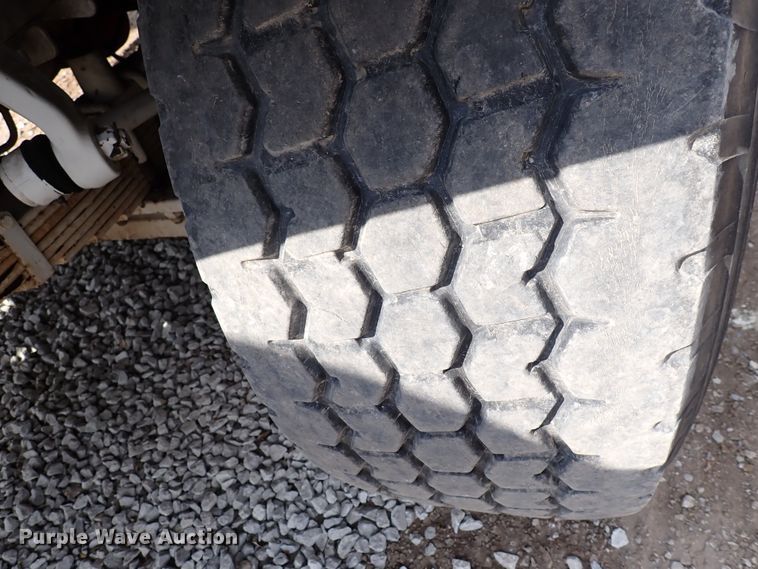 image for item DL7597 2009 Sterling L7500  vacuum truck