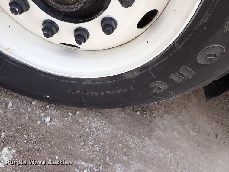 image for item DL7597 2009 Sterling L7500  vacuum truck