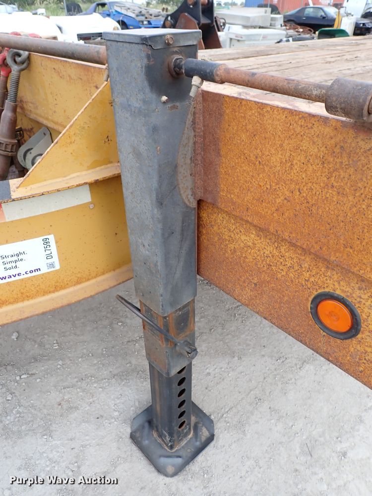 image for item DL7599 1999 Eager Beaver 12HDB  equipment trailer