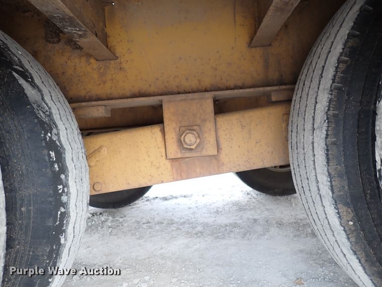 image for item DL7599 1999 Eager Beaver 12HDB  equipment trailer