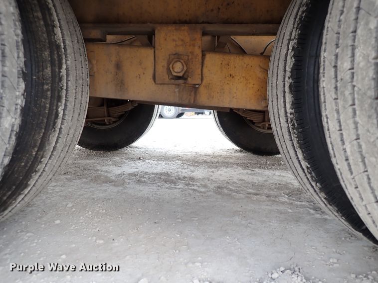 image for item DL7599 1999 Eager Beaver 12HDB  equipment trailer