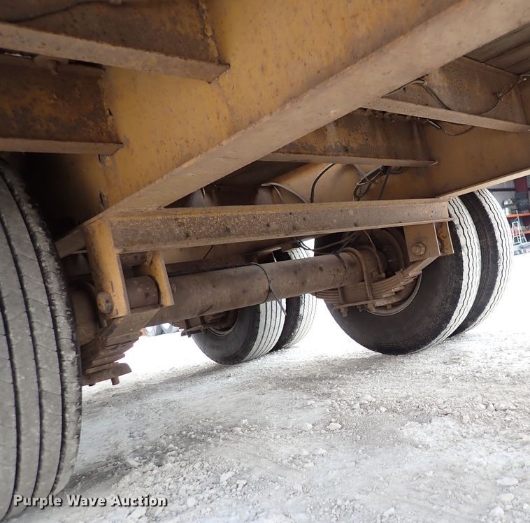 image for item DL7599 1999 Eager Beaver 12HDB  equipment trailer