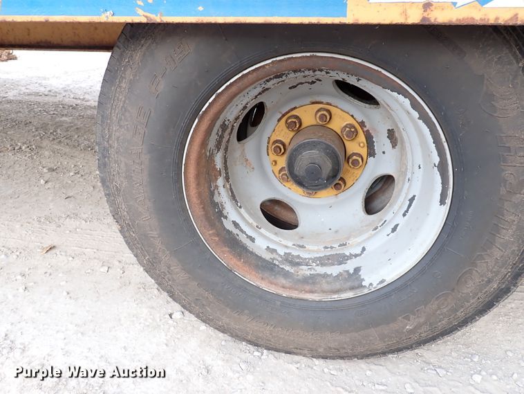 image for item DL7599 1999 Eager Beaver 12HDB  equipment trailer